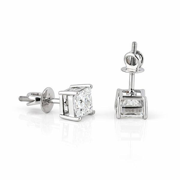 Close-up of single princess cut lab diamond, F colour VS1 clarity grade