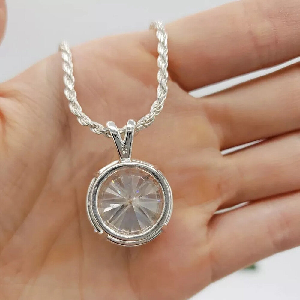 7.50 Ct White Round Cut Moissanite Solitaire Pendant In Vermeil 925 Silver - View 3 - GEMHUB