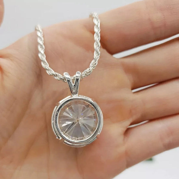 7.50 Ct White Round Cut Moissanite Solitaire Pendant In Vermeil 925 Silver - View 3 - GEMHUB