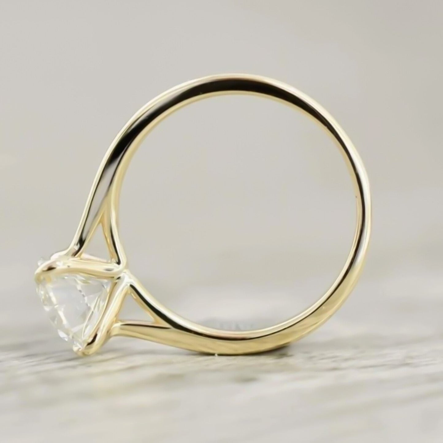 Certified 2.35ct VS1 White Moissanite Ring Birthday Gift Jewellery 18K Gold Plated Ve 18K Gold Plated