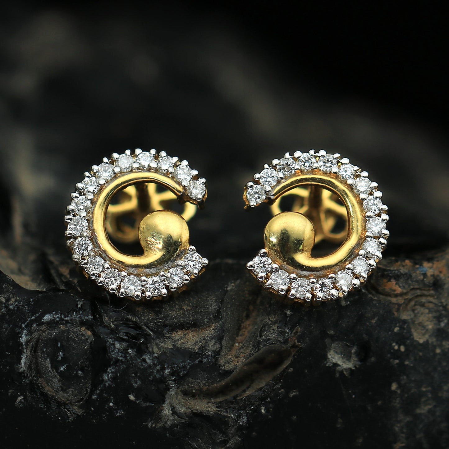 IGI Certified 0.48 Ct. Diamond Stud Earrings in 18K Yellow Gold for Women