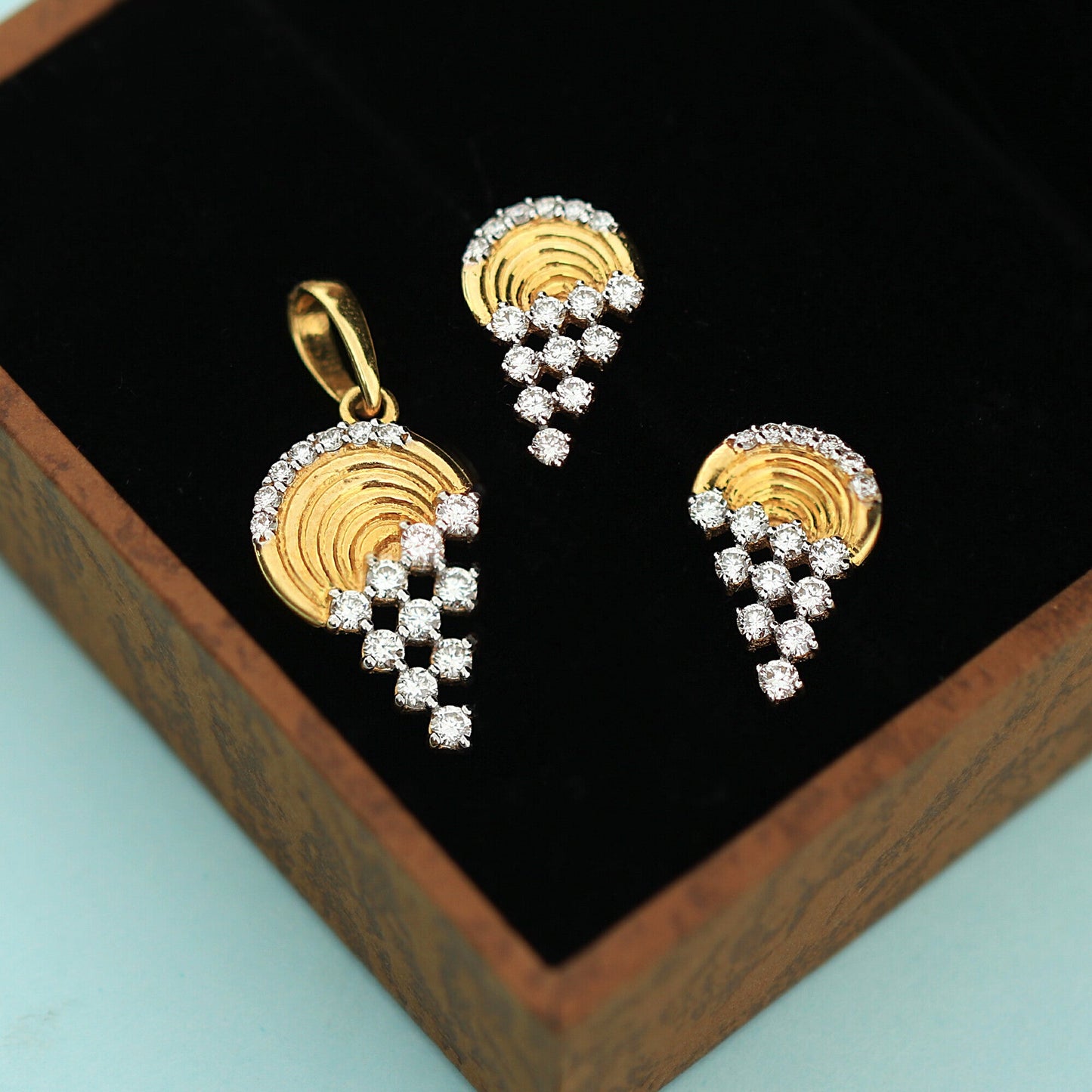 Diamond Pendant And Earrings Set in 18KT Yellow Gold, 0.93 Ct. IGI Certified