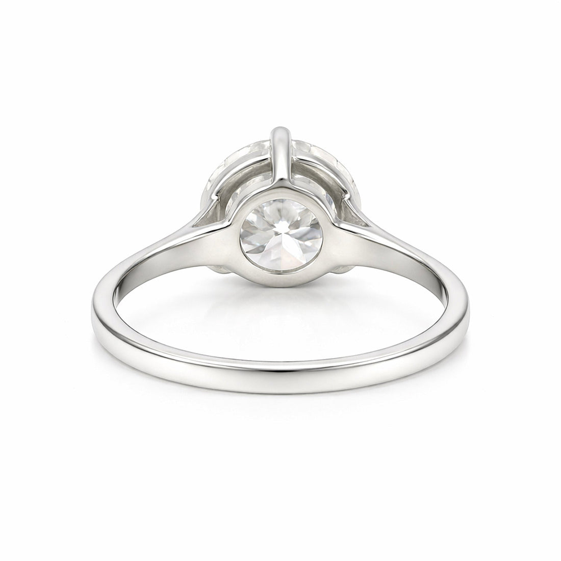 GEMHUB 2.20 Ct round cut lab grown diamond ring in 18k gold vermeil, VS1 clarity.
