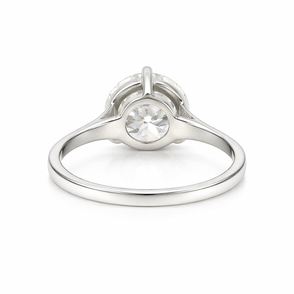 GEMHUB 2.20 Ct round cut lab grown diamond ring in 18k gold vermeil, VS1 clarity.