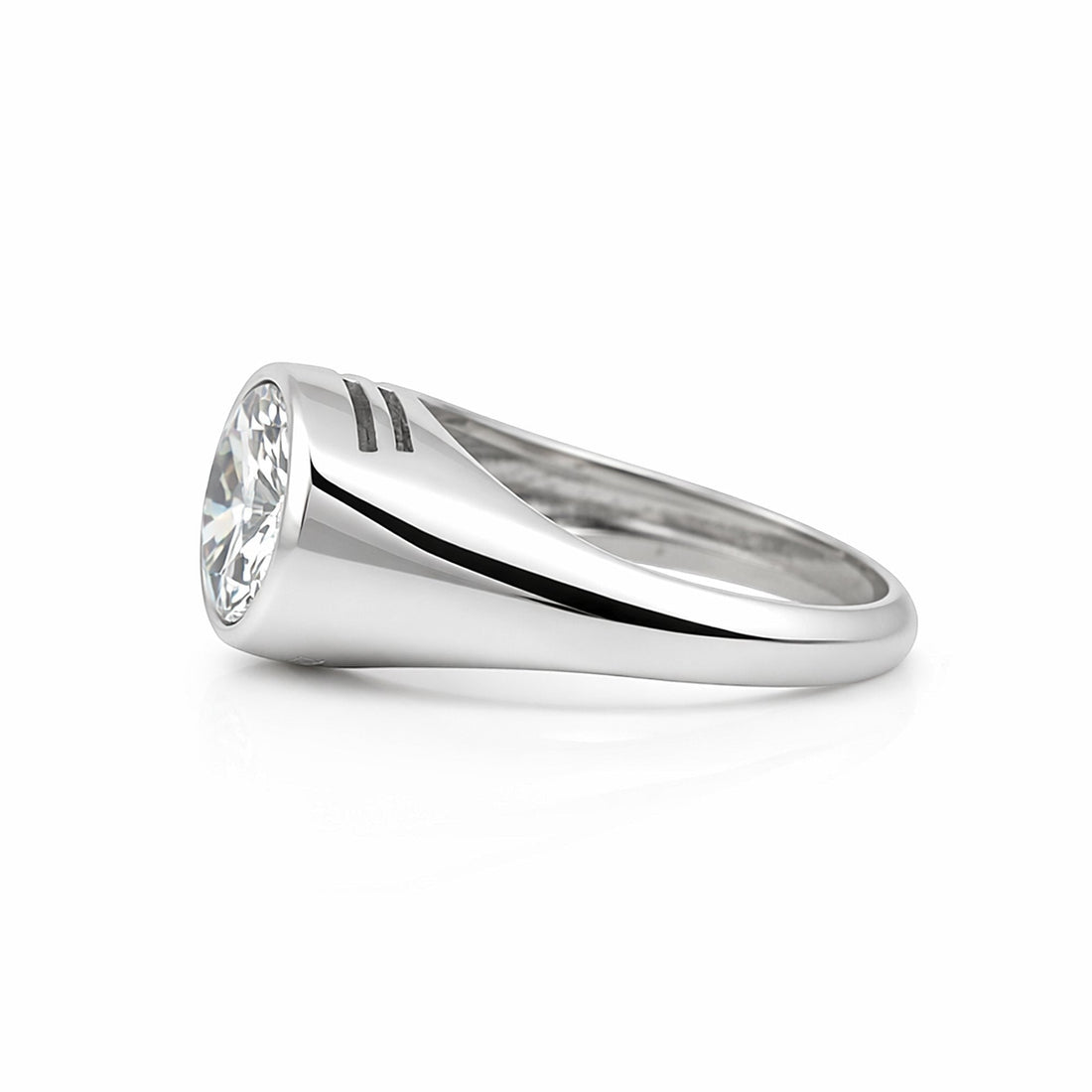 GEMHUB 3 Ct round cut lab grown diamond ring in 18k gold vermeil with VS1 clarity.