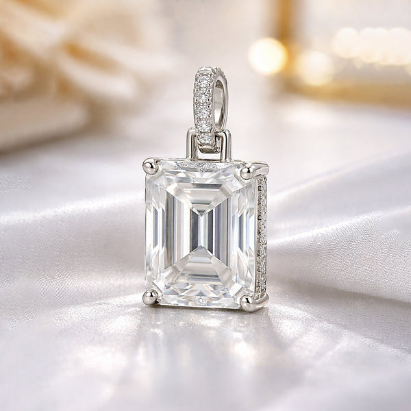 GEMHUB 4.50 Ct emerald cut lab-grown diamond pendant with VS1 clarity in 18k gold vermeil.