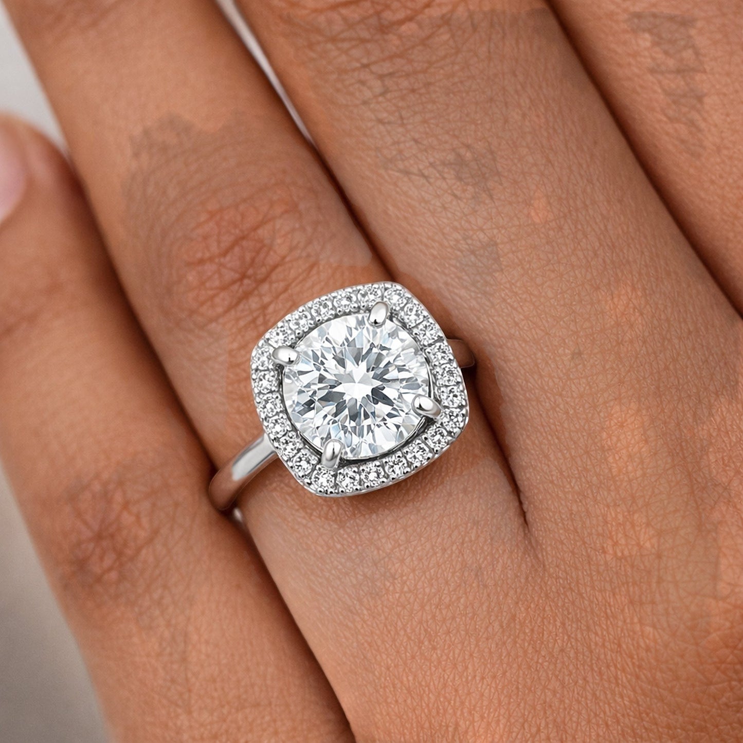 GEMHUB 4.00 Ct round cut lab grown diamond ring with halo setting in 18k gold vermeil.
