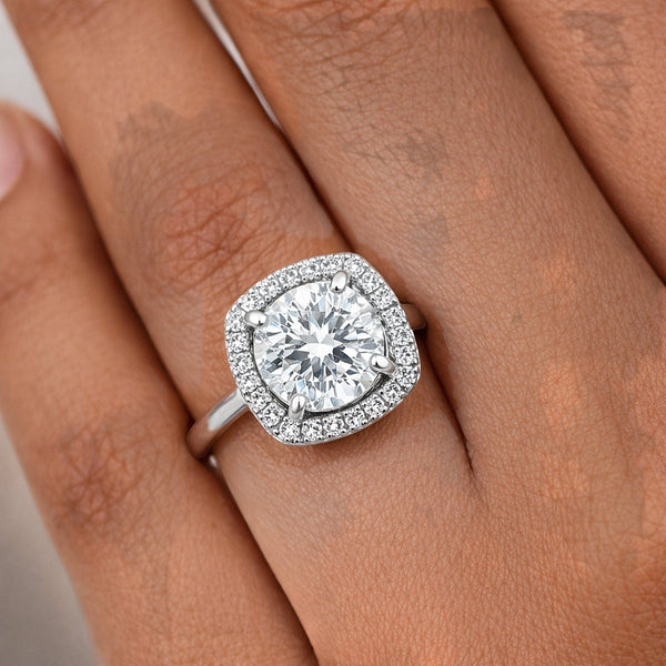 GEMHUB 4.00 Ct round cut lab grown diamond ring with halo setting in 18k gold vermeil.
