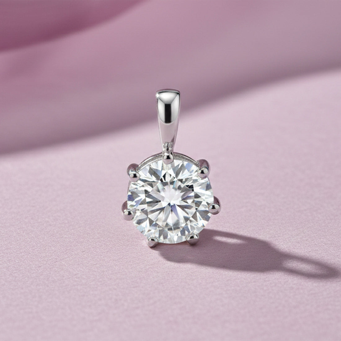 GEMHUB 4 carat round lab diamond solitaire pendant in 18k gold vermeil with VS1 clarity.