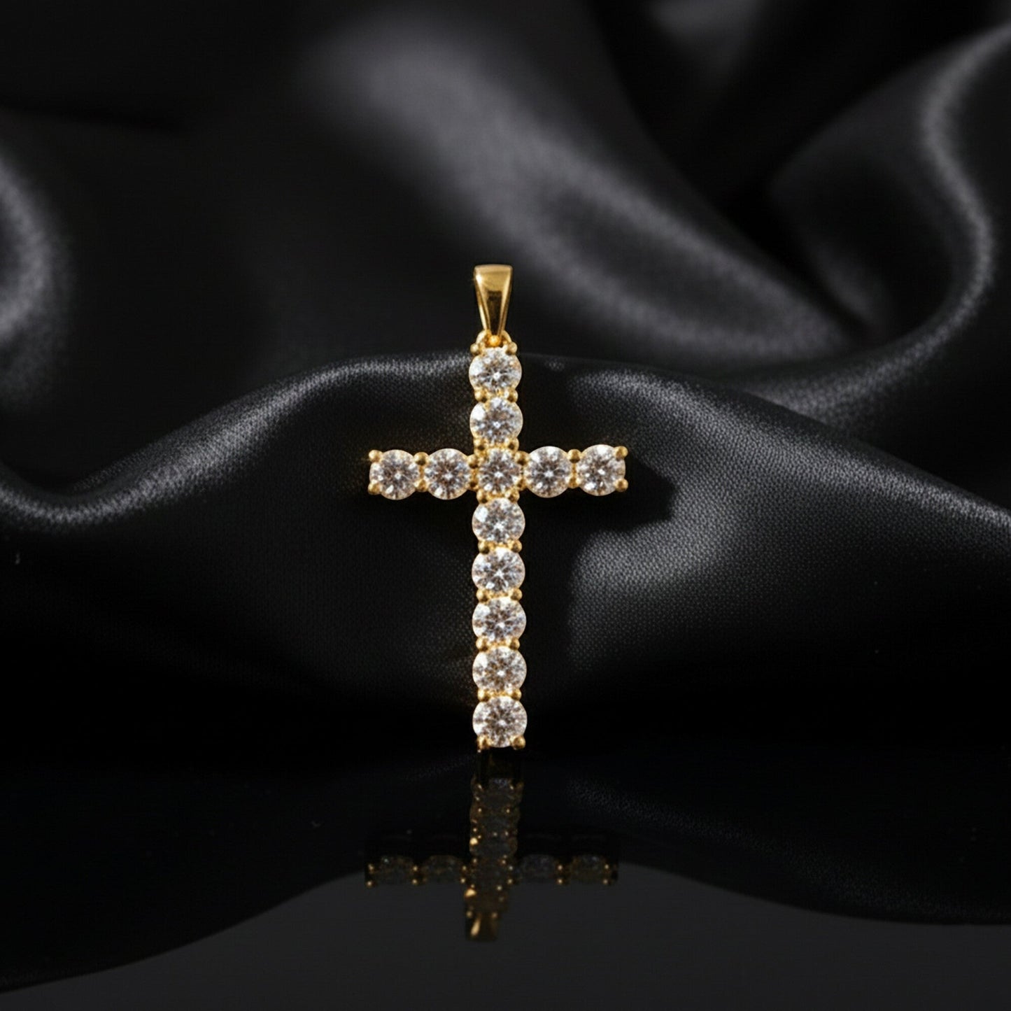 GEMHUB 1.20 Ct round cut blue lab grown diamond cross pendant in 18k gold vermeil with VS1 clarity.