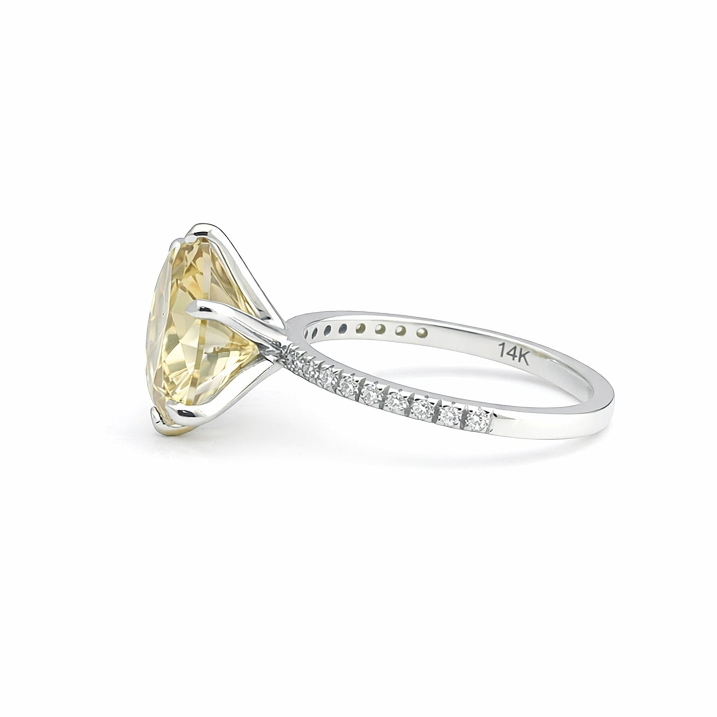 GEMHUB 3.45 Ct round cut champagne lab-grown diamond ring with VS1 clarity set in 18k gold vermeil with pavé diamond band.
