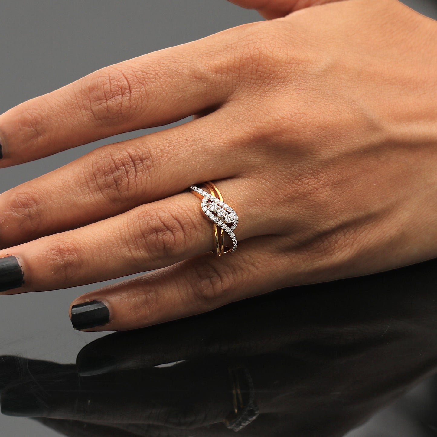 GEMHUB 0.45 Ct IGI Certified criss-cross diamond ring in 18K yellow gold for women.