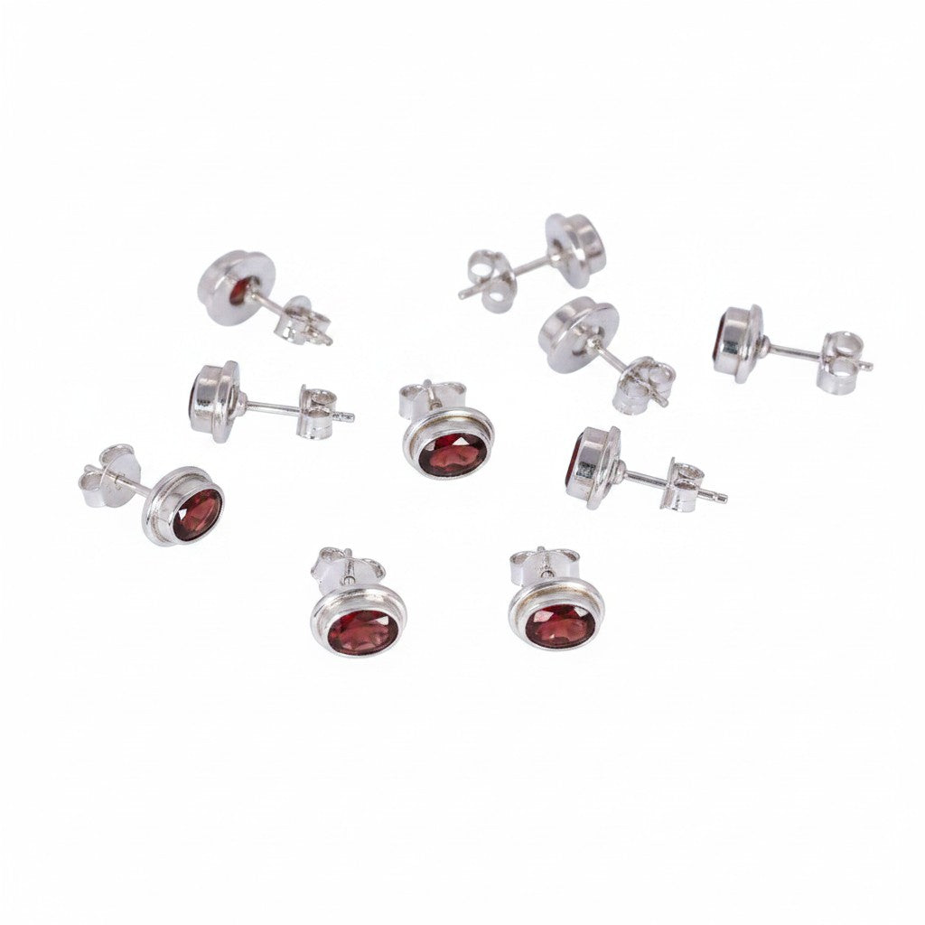 GEMHUB 5 pairs of oval-cut natural red garnet earrings set in 925 sterling silver.