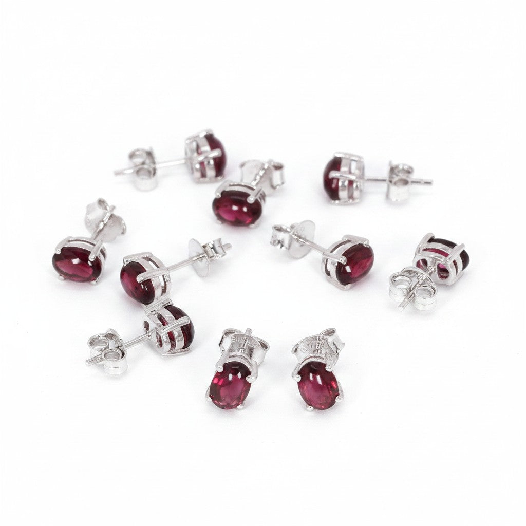 GEMHUB 5 pairs of oval red garnet stud earrings in 925 sterling silver with screw backs.