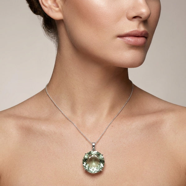 GEMHUB model-wearing (AI) Green Amethyst Round 133.4 Ct