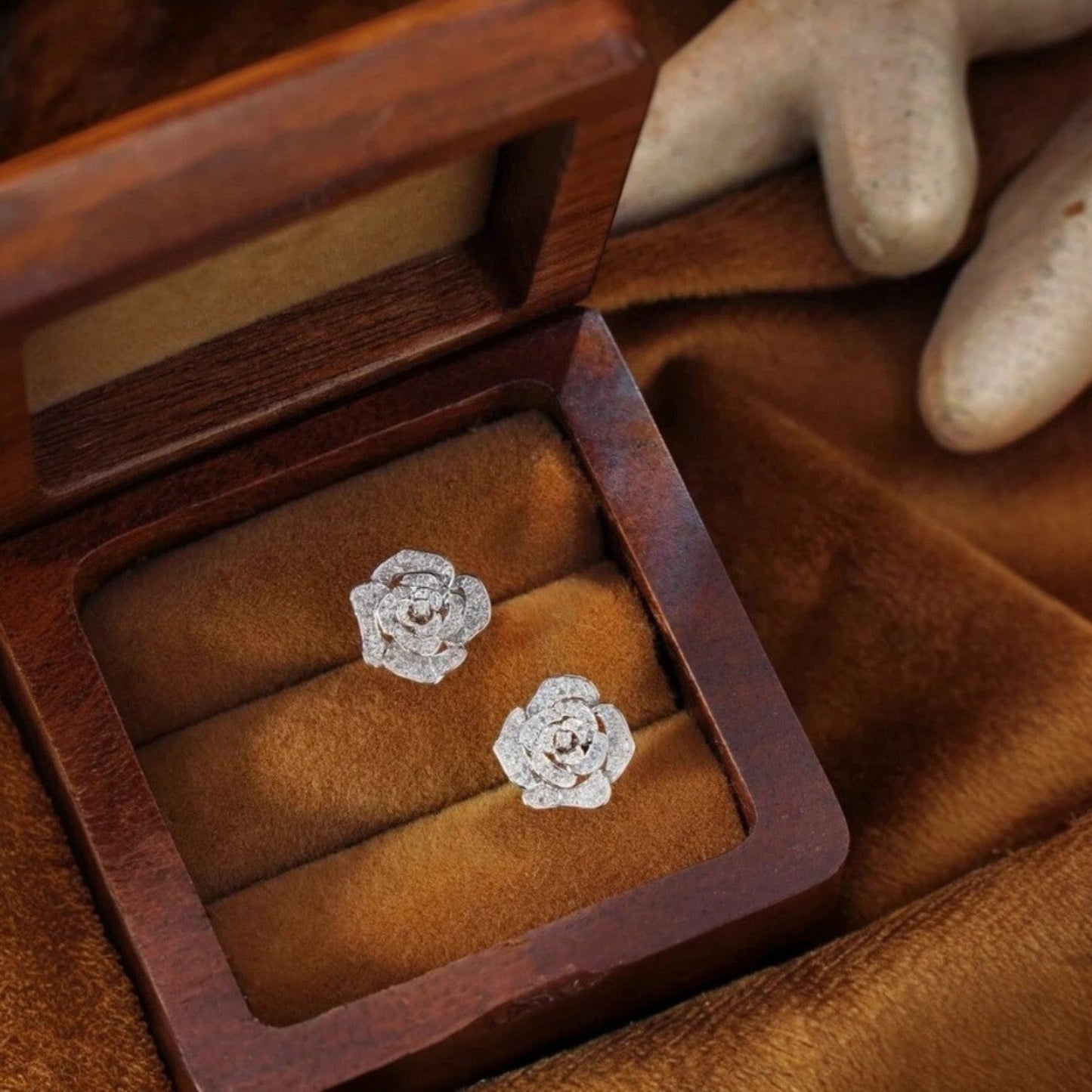 GH/SI Round Shaped Natural Diamond Stud Cluster Earrings 14K White Gold - Image 5 - GEMHUB